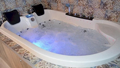 İki Kişilk Oval Jakuzi