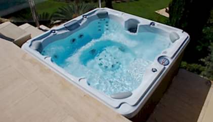 6 Kişilik Jakuzi